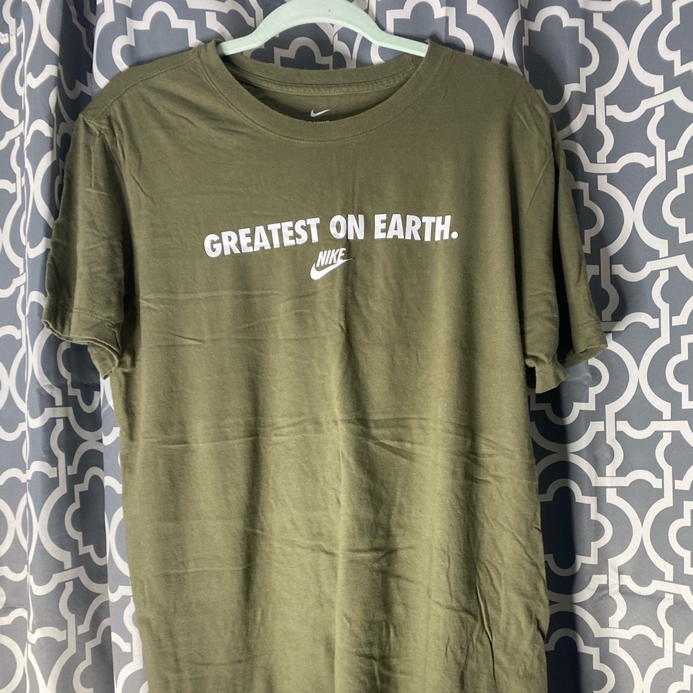 ✨Olive Green Nike Tee✨